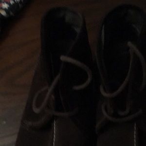 Earth boots size 10